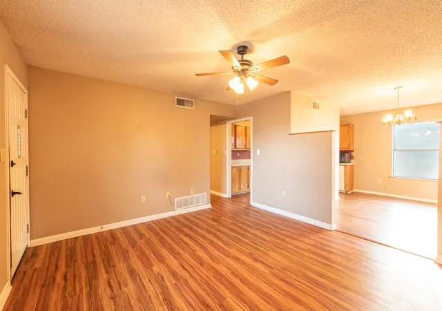 Photo 3 of Single family home for sale at 510 S Williams St, Hamilton, TX 76531 | MLS# 21360893 | Listing updated on 2026-09-28