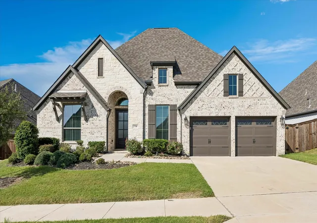 Photo 1 of Single family home for sale at 5708 Lake Jackson Dr, Fort Worth, TX 76126 | MLS# 21355110 | Listing updated on 2026-09-15