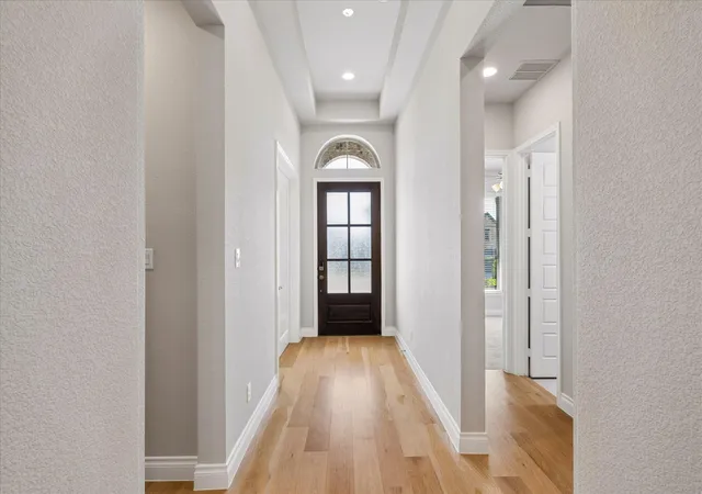 Photo 3 of Single family home for sale at 5708 Lake Jackson Dr, Fort Worth, TX 76126 | MLS# 21355110 | Listing updated on 2026-09-15