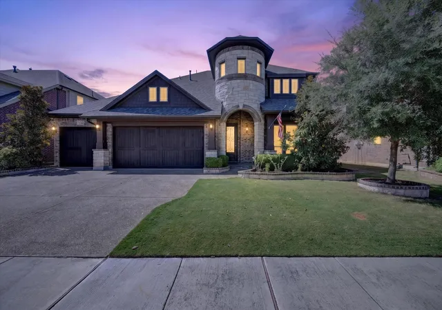 Photo 1 of Single family home for sale at 316 Jernigan Dr, Euless, TX 76040 | MLS# 21361074 | Listing updated on 2026-10-27