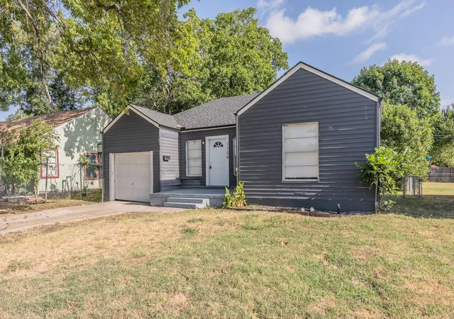 Photo 1 of Single family home for sale at 1106 Oak St, Grand Prairie, TX 75050 | MLS# 21360669 | Listing updated on 2026-09-13