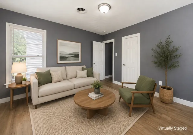 Photo 4 of Single family home for sale at 1106 Oak St, Grand Prairie, TX 75050 | MLS# 21360669 | Listing updated on 2026-09-13