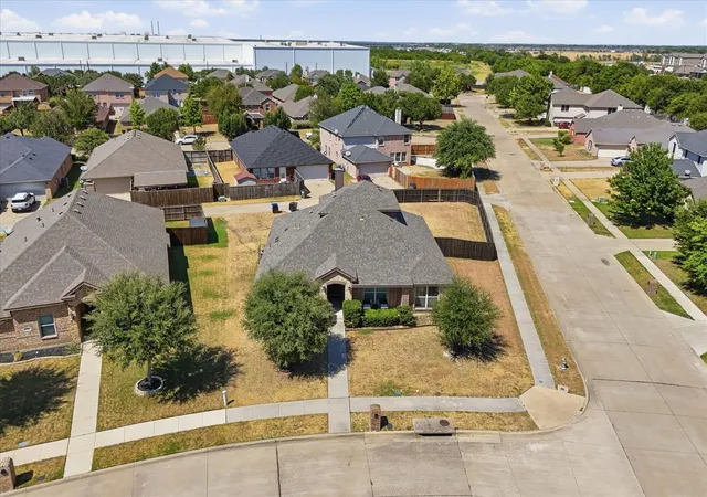 Photo 2 of Single family home for sale at 115 Blue Quail Rd, Red Oak, TX 75154 | MLS# 21359274 | Listing updated on 2026-09-17
