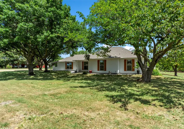Photo 3 of Single family home for sale at 16612 Scenic Cir, Forney, TX 75126 | MLS# 21358697 | Listing updated on 2026-10-06