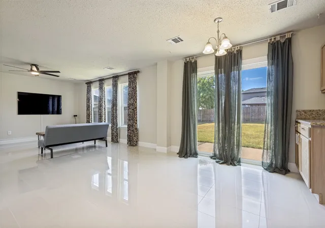 Photo 4 of Single family home for sale at 1609 White Oak Rd, Anna, TX 75409 | MLS# 21360560 | Listing updated on 2026-09-09