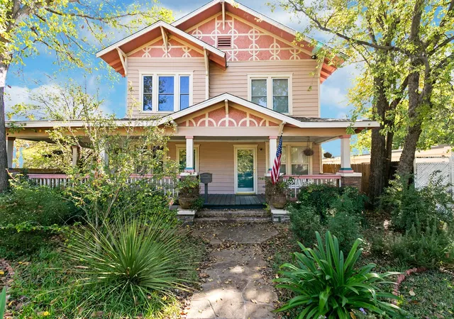 Photo 1 of Multi family home for sale at 5126 Bryan St, Dallas, TX 75206 | MLS# 21361165 | Listing updated on 2026-09-11