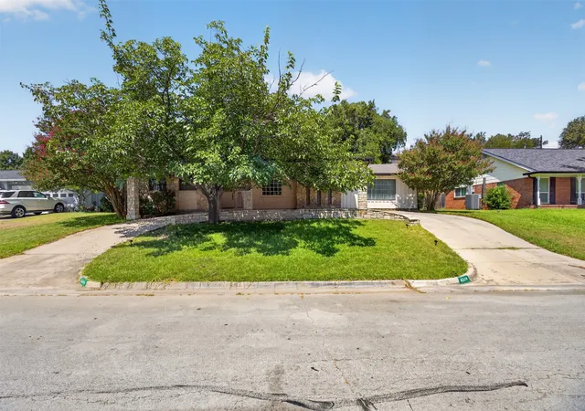 Photo 2 of Single family home for sale at 4509 Starlight Dr, Haltom City, TX 76117 | MLS# 21360810 | Listing updated on 2026-09-11