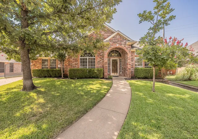 Photo 1 of Single family home for sale at 8152 Vine Wood Dr, North Richland Hills, TX 76182 | MLS# 21361099 | Listing updated on 2026-09-12