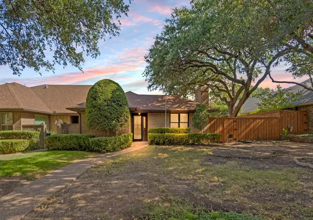 Photo 2 of Townhouse for sale at 5850 Westhaven Dr, Fort Worth, TX 76132 | MLS# 21358177 | Listing updated on 2026-10-03