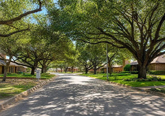 Photo 3 of Townhouse for sale at 5850 Westhaven Dr, Fort Worth, TX 76132 | MLS# 21358177 | Listing updated on 2026-10-03