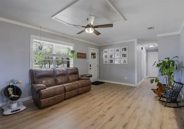 Photo 3 of Single family home for sale at 472 Cox Rd, Waxahachie, TX 75167 | MLS# 21360773 | Listing updated on 2026-09-11