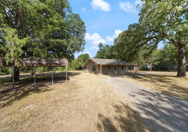 Photo 1 of Single family home for sale at 1320 Johnson Ln, Kemp, TX 75143 | MLS# 21359368 | Listing updated on 2026-10-04