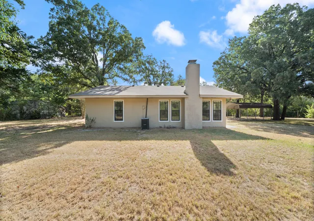 Photo 4 of Single family home for sale at 1320 Johnson Ln, Kemp, TX 75143 | MLS# 21359368 | Listing updated on 2026-10-04