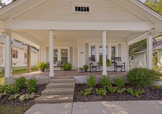 Photo 2 of Single family home for sale at 504 W Murray St, Denison, TX 75020 | MLS# 21352315 | Listing updated on 2026-10-02