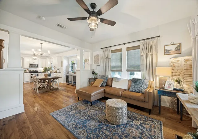 Photo 3 of Single family home for sale at 504 W Murray St, Denison, TX 75020 | MLS# 21352315 | Listing updated on 2026-10-02