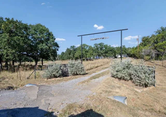 Photo 3 of Manufactured home for sale at 365 Dusty Trl, Mineral Wells, TX 76067 | MLS# 21360480 | Listing updated on 2026-09-09