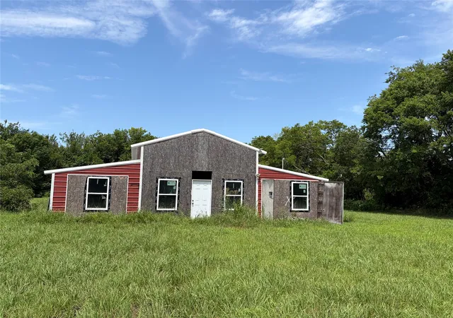 Photo 3 of Single family home for sale at 308 S Jernigan St, Bells, TX 75414 | MLS# 21360795 | Listing updated on 2026-09-11