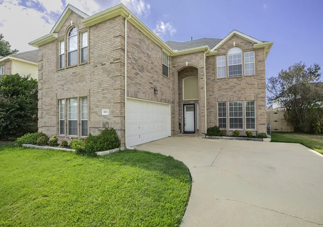 Photo 1 of Single family home for sale at 1511 Brighton Dr, Mansfield, TX 76063 | MLS# 21360503 | Listing updated on 2026-10-04