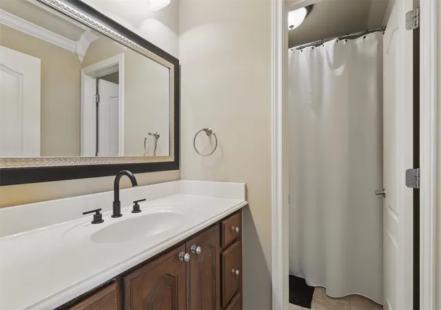 Photo 3 of Single family home for sale at 3404 Creek Crossing Dr, Weatherford, TX 76087 | MLS# 21346286 | Listing updated on 2026-09-10
