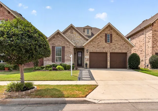 Photo 1 of Single family home for sale at 6820 Westbury Dr, North Richland Hills, TX 76180 | MLS# 21361236 | Listing updated on 2026-09-15
