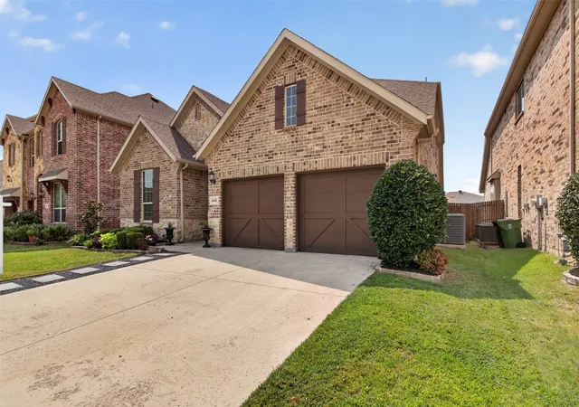 Photo 2 of Single family home for sale at 6820 Westbury Dr, North Richland Hills, TX 76180 | MLS# 21361236 | Listing updated on 2026-09-15