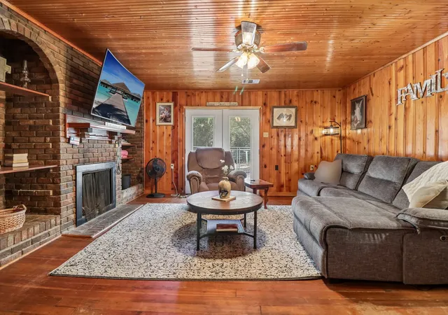 Photo 3 of Single family home for sale at 13110 County Road 4016, Kemp, TX 75143 | MLS# 21361405 | Listing updated on 2026-09-11