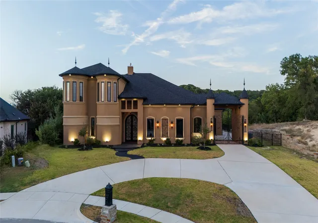 Photo 1 of Mansion for sale at 2621 Whispering Oaks Cvs, Cedar Hill, TX 75104 | MLS# 21361395 | Listing updated on 2026-09-09