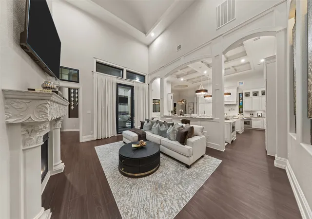 Photo 4 of Single family home for sale at 2621 Whispering Oaks Cvs, Cedar Hill, TX 75104 | MLS# 21361395 | Listing updated on 2026-09-09