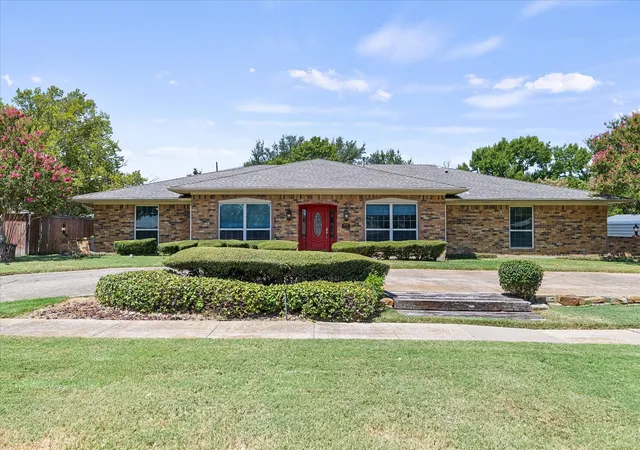 Photo 2 of Single family home for sale at 4001 Keele Dr, Garland, TX 75041 | MLS# 21354749 | Listing updated on 2026-09-13