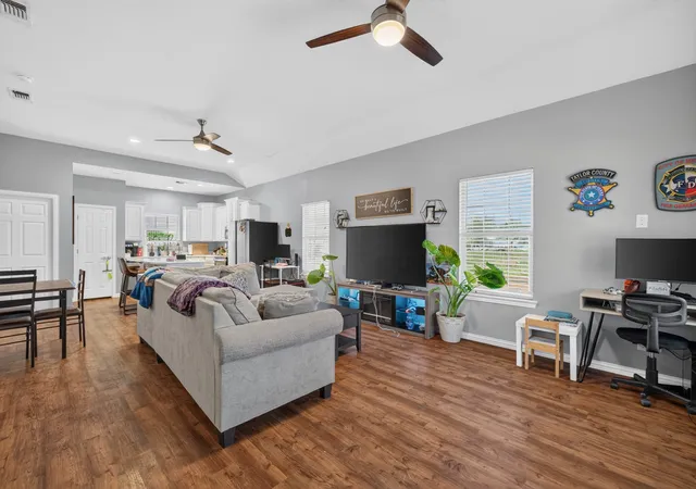 Photo 3 of Single family home for sale at 1806 S 5th, Merkel, TX 79536 | MLS# 21349383 | Listing updated on 2026-09-15