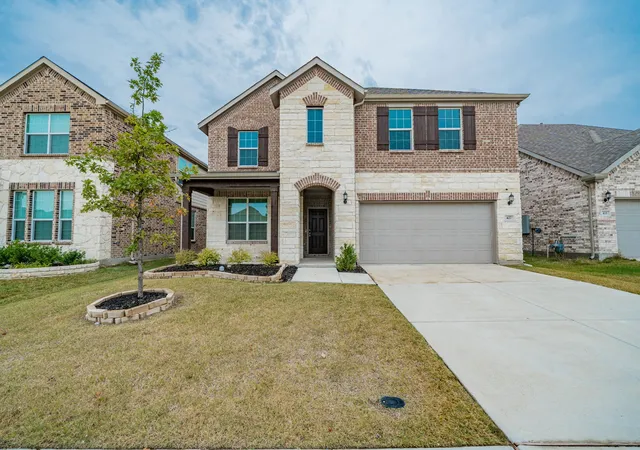 Single family home for sale at 427 Holt Ln, Rockwall, TX 75087 | MLS# 21361502 | Listing updated on 2026-09-14