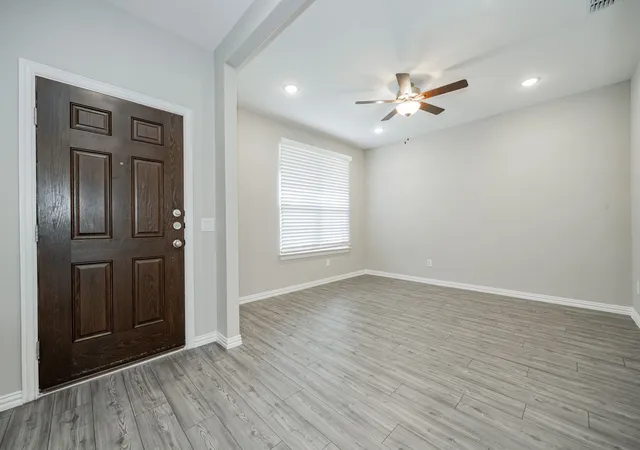 Single family home for sale at 427 Holt Ln, Rockwall, TX 75087 | MLS# 21361502 | Listing updated on 2026-09-14