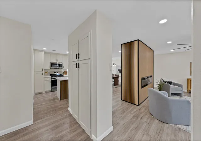 Photo 4 of Sale Pending at 2505 Hollywood Dr, Arlington, TX 76013 | MLS# 21361255 | Listing updated on 2026-09-09
