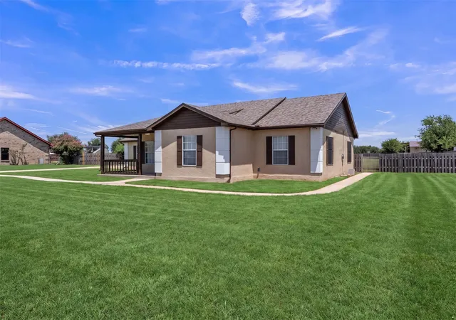 Photo 3 of Single family home for sale at 10282 Gentry Dr, Justin, TX 76247 | MLS# 21359208 | Listing updated on 2026-10-01