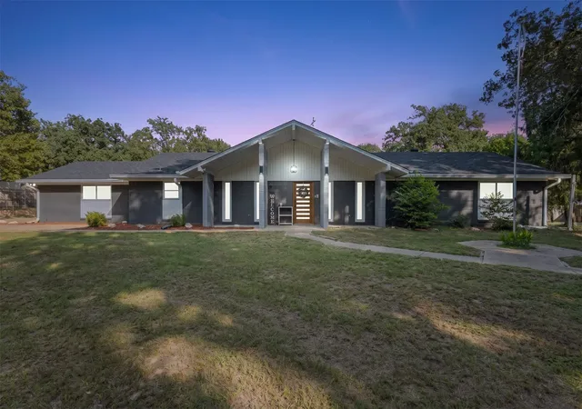 Photo 2 of Single family home for sale at 6947 Fm 2494, Athens, TX 75751 | MLS# 21361585 | Listing updated on 2026-09-17