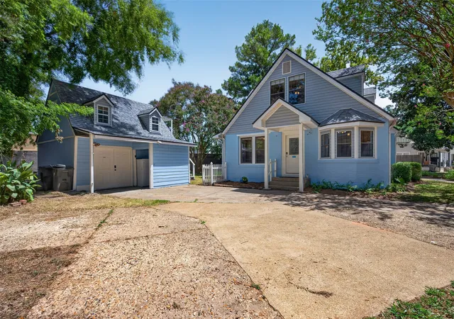 Photo 3 of Single family home for sale at 551 Broadmoor Blvd, Shreveport, LA 71105 | MLS# 21357936 | Listing updated on 2026-09-11