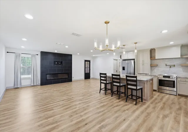Photo 4 of Sale Pending at 208 Diane Dr, Sanger, TX 76266 | MLS# 21361494 | Listing updated on 2026-09-13