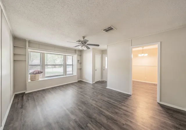 Photo 4 of Single family home for sale at 728 Judy Ln, Seagoville, TX 75159 | MLS# 21358729 | Listing updated on 2026-09-12