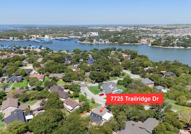 Photo 2 of Single family home for sale at 7725 Trailridge Dr, Fort Worth, TX 76179 | MLS# 21361506 | Listing updated on 2026-09-12