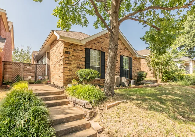 Photo 2 of Single family home for sale at 1322 Overlook Dr, Lewisville, TX 75067 | MLS# 21360273 | Listing updated on 2026-09-16