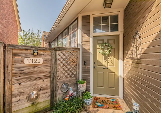 Photo 3 of Single family home for sale at 1322 Overlook Dr, Lewisville, TX 75067 | MLS# 21360273 | Listing updated on 2026-09-16