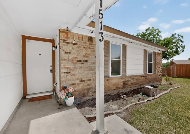 Photo 2 of Sale Pending at 1513 Pelican Ct, Garland, TX 75040 | MLS# 21358818 | Listing updated on 2026-10-02