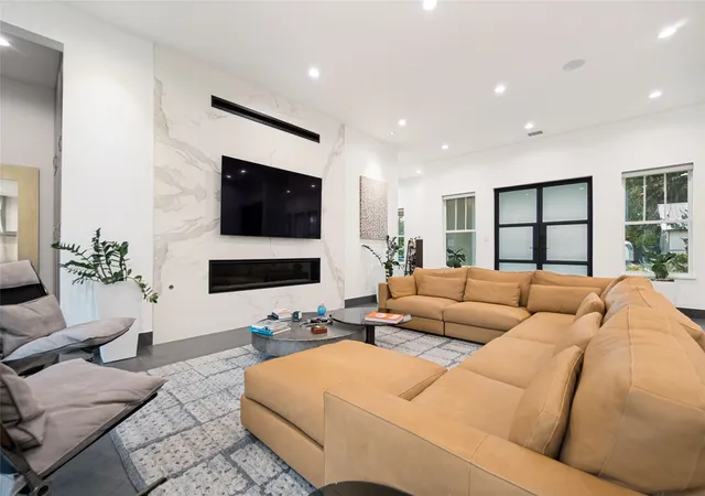 Photo 2 of Single family home for sale at 5618 Goodwin Ave, Dallas, TX 75206 | MLS# 21361627 | Listing updated on 2026-09-08