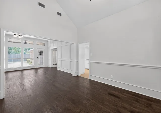 Photo 4 of Single family home for sale at 2907 Trail Lake Dr, Grapevine, TX 76051 | MLS# 21361706 | Listing updated on 2026-09-14