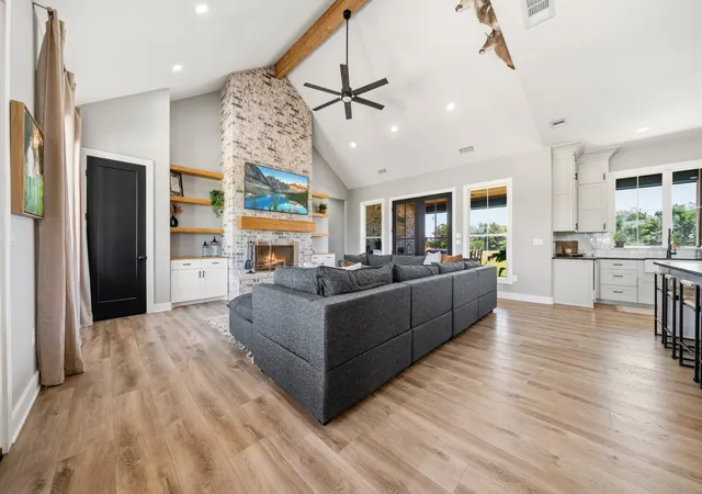 Photo 4 of Single family home for sale at 220 High Point Dr, Hillsboro, TX 76645 | MLS# 21361316 | Listing updated on 2026-09-13