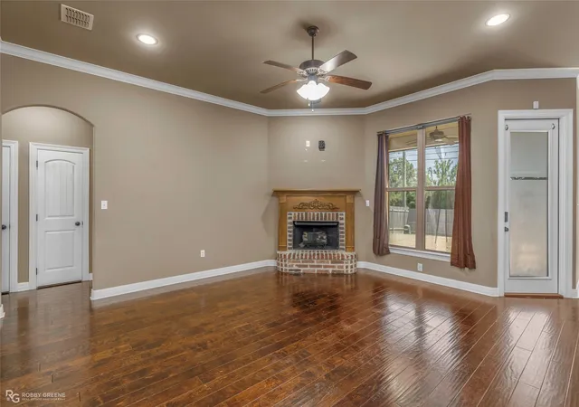 Photo 3 of Single family home for sale at 1008 Green Wood Cir, Haughton, LA 71037 | MLS# 21361647 | Listing updated on 2026-09-13