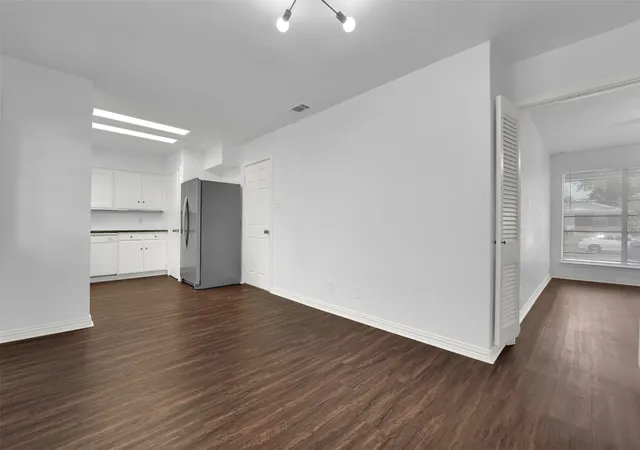 Photo 3 of Sale Pending at 510 Pleasant Valley Rd, Garland, TX 75040 | MLS# 21348112 | Listing updated on 2026-09-10