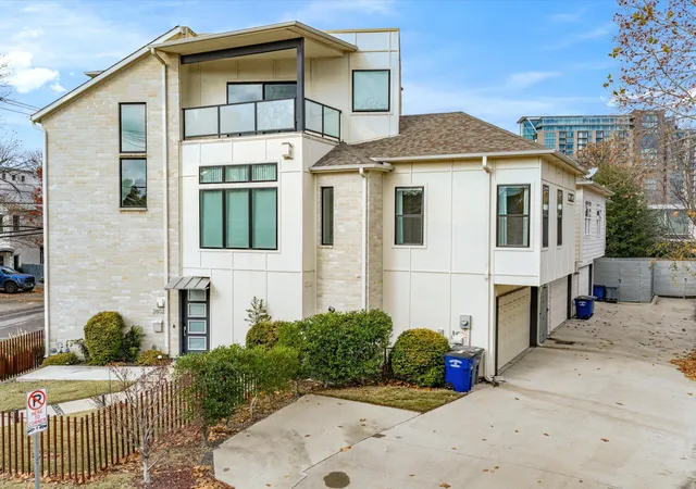 Photo 3 of Single family home for sale at 2802 Lee St, Dallas, TX 75206 | MLS# 21361813 | Listing updated on 2026-09-13