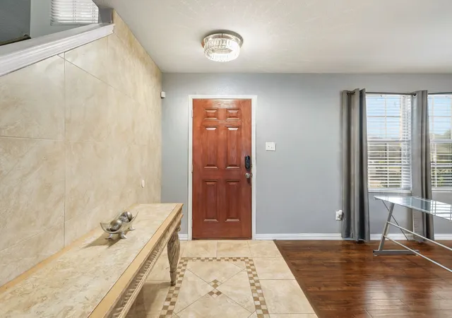Photo 4 of Single family home for sale at 204 Rosewood Ct, Red Oak, TX 75154 | MLS# 21355426 | Listing updated on 2026-10-03