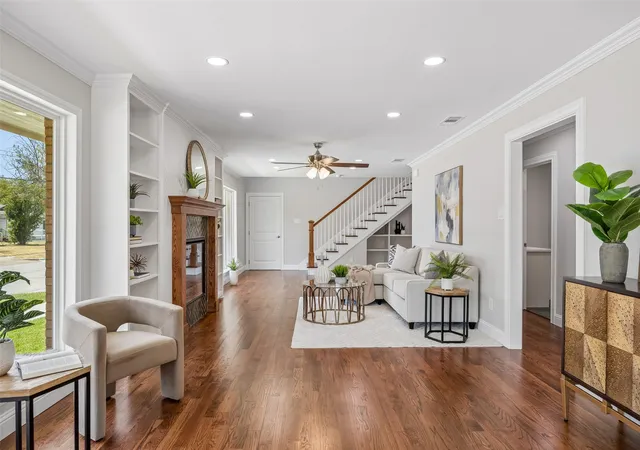 Photo 2 of Sale Pending at 1231 S Montclair Ave, Dallas, TX 75208 | MLS# 21351622 | Listing updated on 2026-09-29